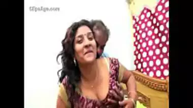 Nipple slip of a bhabhi in a Kannada porn movie