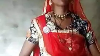 rajasthani bhabhi flashes for bf infront of son