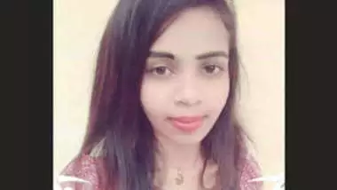 Cute Lankan Girl Showing Boobs and pussy part 1
