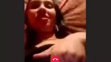 Cute Desi Girl Showing Boobs and Pussy On Video Call