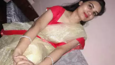Hot Desi Bhabhi Nude Selfie Vids Part 1