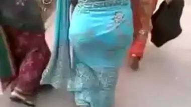 Indian sarisex / Desi big ass in blue saree for you warm cum