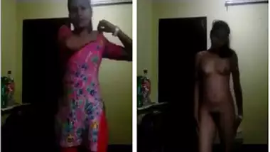 Wonderful Desi webcam model lets viewers enjoy her slender body