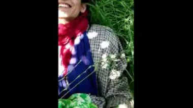 Kashmiri Girl Fucking in Jungle