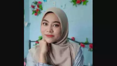 Desi Hijab Tiktok Star & Instgram influencer Mastrubate Videos Part 2
