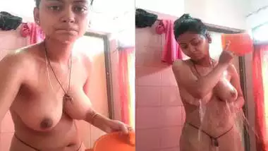 Hairy pussy girl nude bath selfie MMS