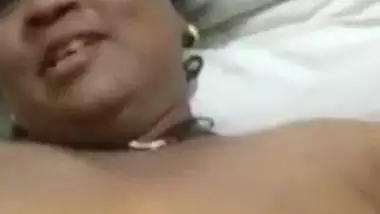 Fatty Desi woman meets her XXX lover for great sex in the MMS video