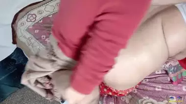 desi susar (Father in Law) fucked his Bahu Netu in the ass with clear Hindi audio while Netu Said Aba Aba je chorr do na
