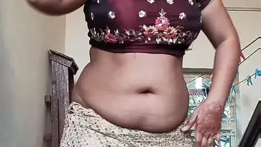 Rakhi Pandey in Ultra Low Waist Skirt Showing Deep Navel