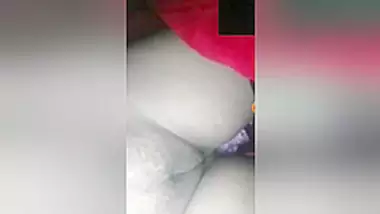 Today Exclusive -desi Bhabhi Shows Her Boobs And Pussy On Vc