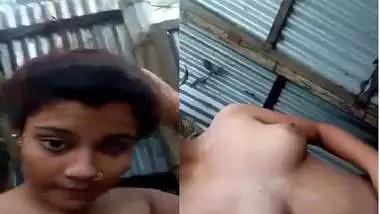 Village girl showing white boobs for lover