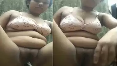 Bangladeshi bhabhi pissing in bathroom video
