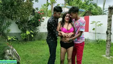 Indian Hot Beautiful Aunty Threesome Sex!