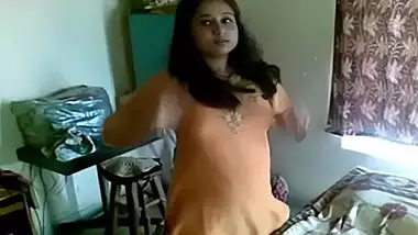 The guy licks his chubby GF?s wet cunt in bf video