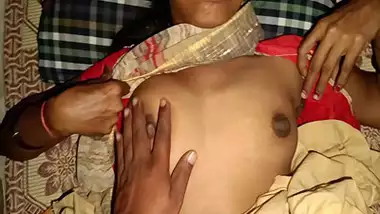 Husband eats his wife?s wet pussy in the desi porn